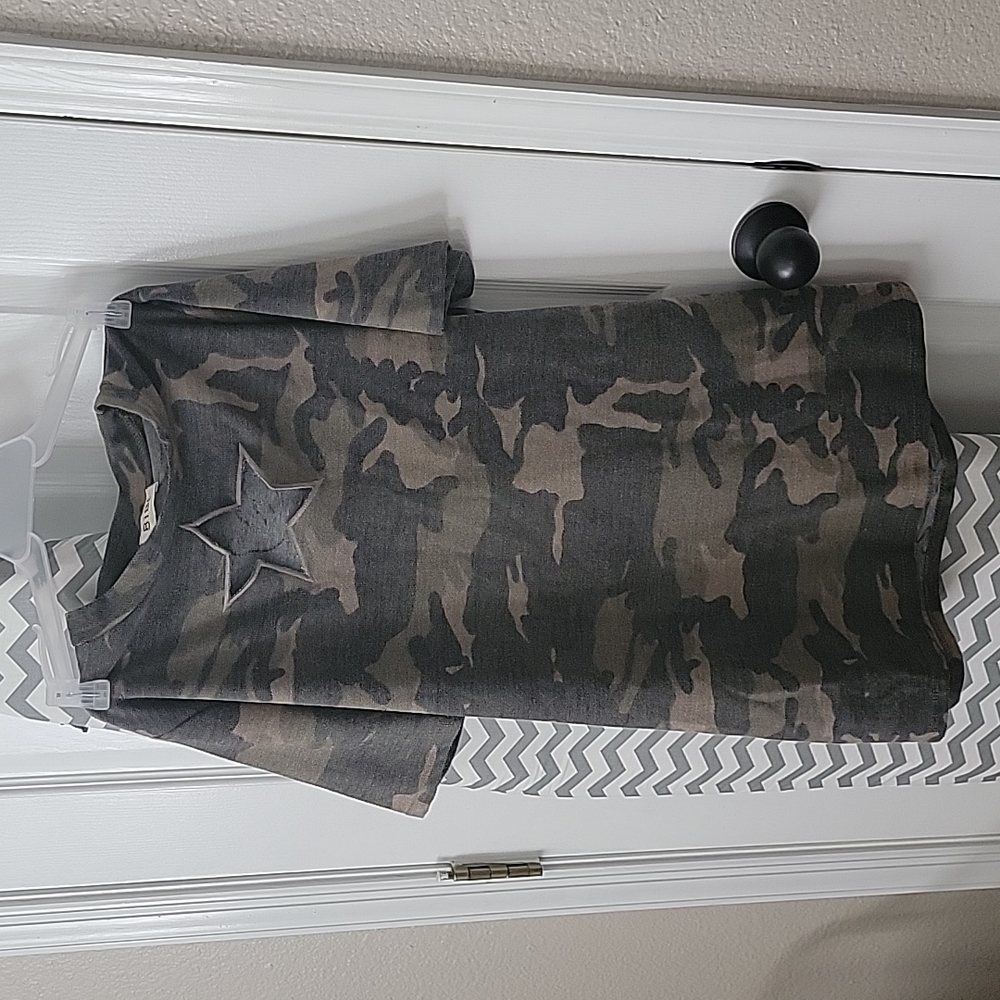 BiBi camo star detail top